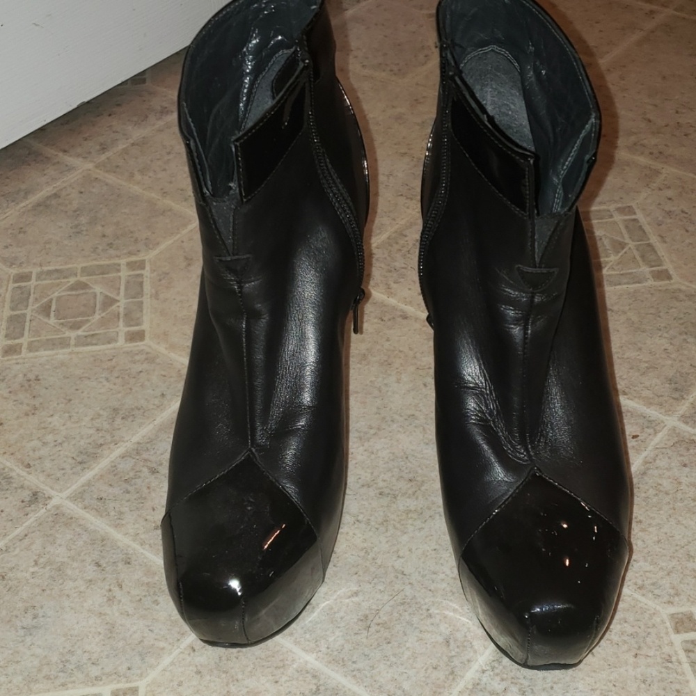 Stuart Weitzman Patent & Leather Platform - image 5